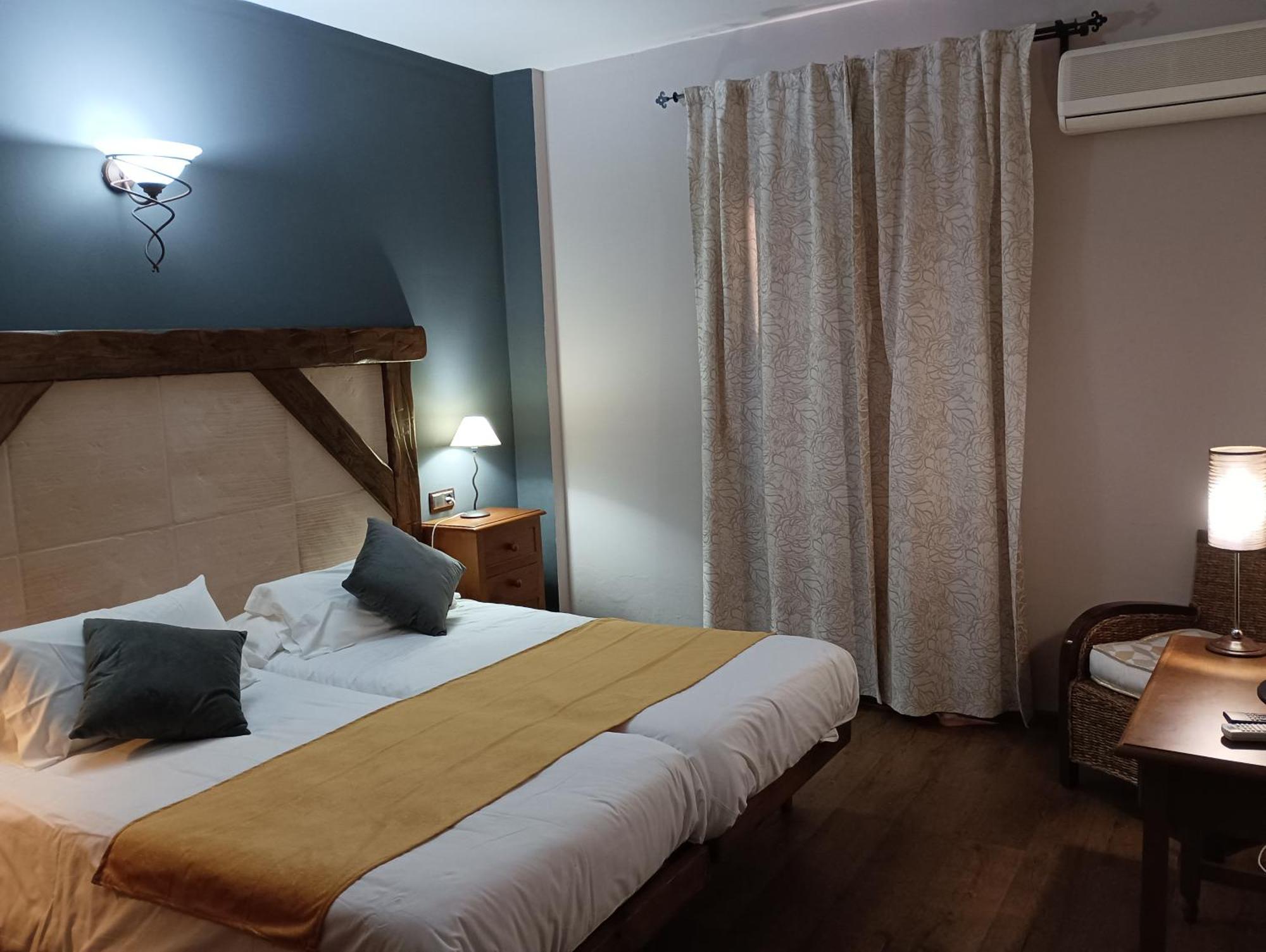 Hotel Rural Los Tadeos Zahara De La Sierra Eksteriør billede